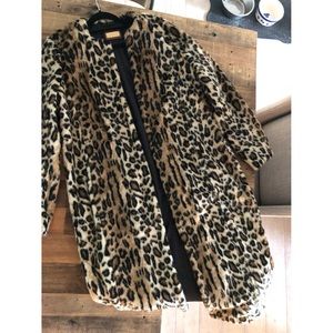 per una leopard print coat
